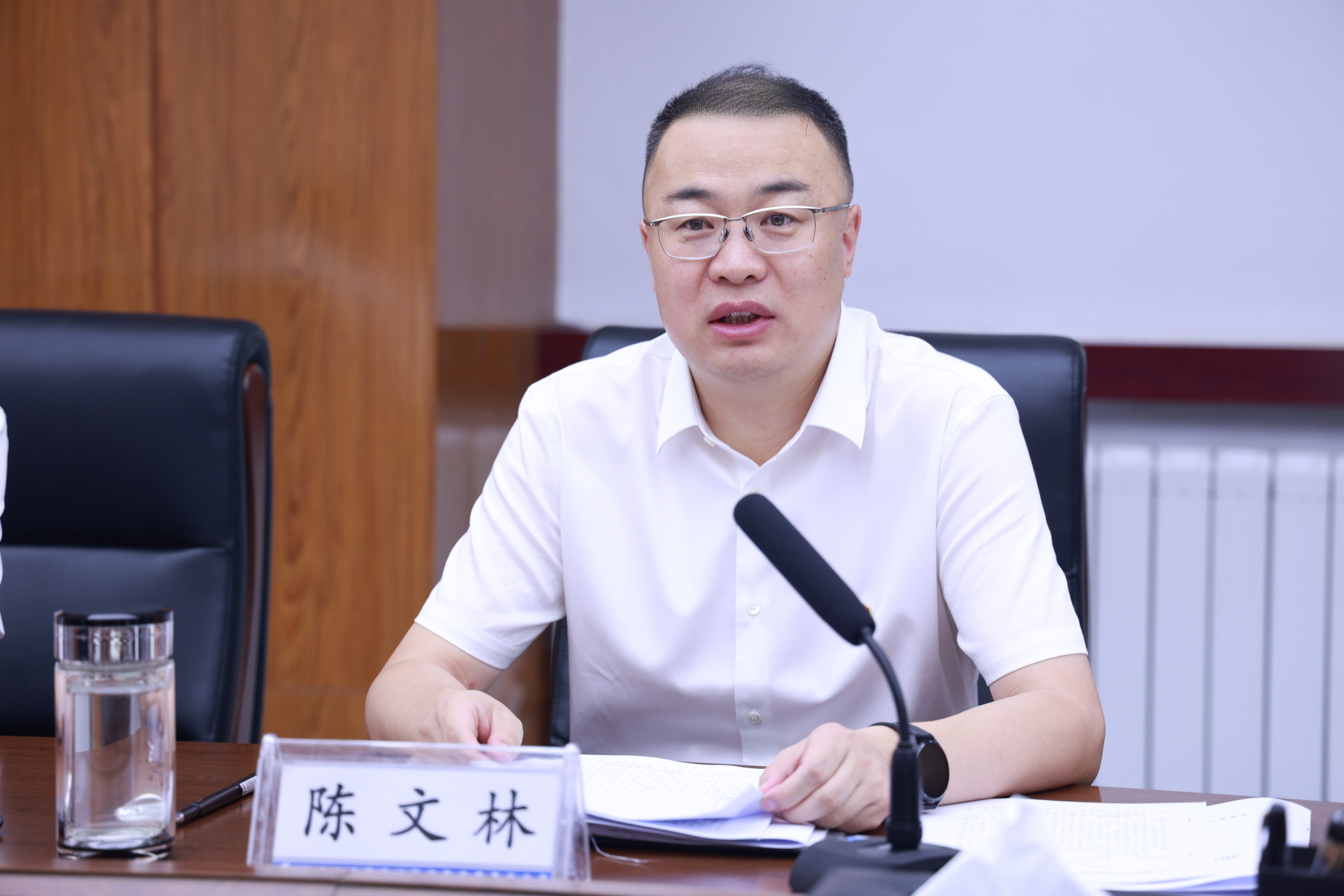 董事长个人会议照.jpg